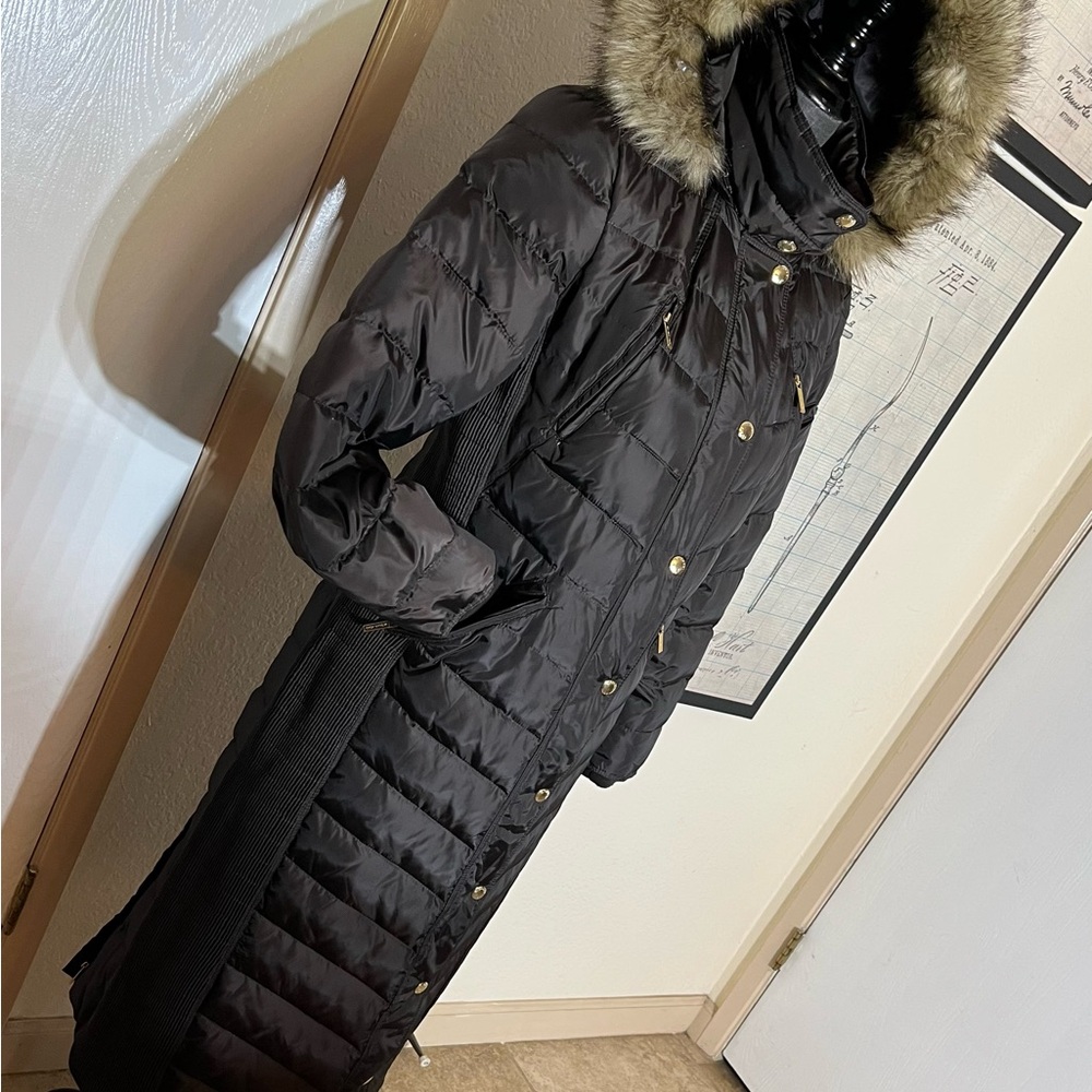 Women's Black Puffer Coat with Fur Trim
